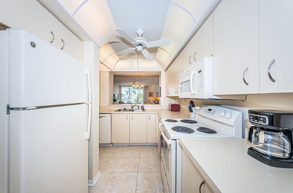 23-web-or-mls-Kitchen 1