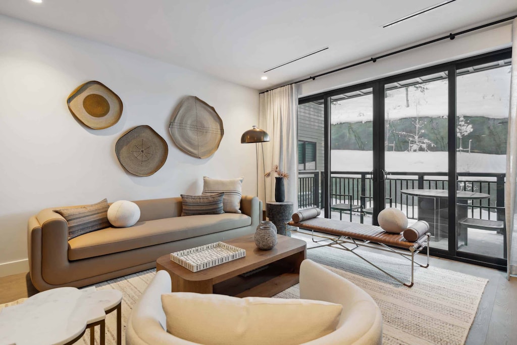 frontgate309-6599_54190120306_o