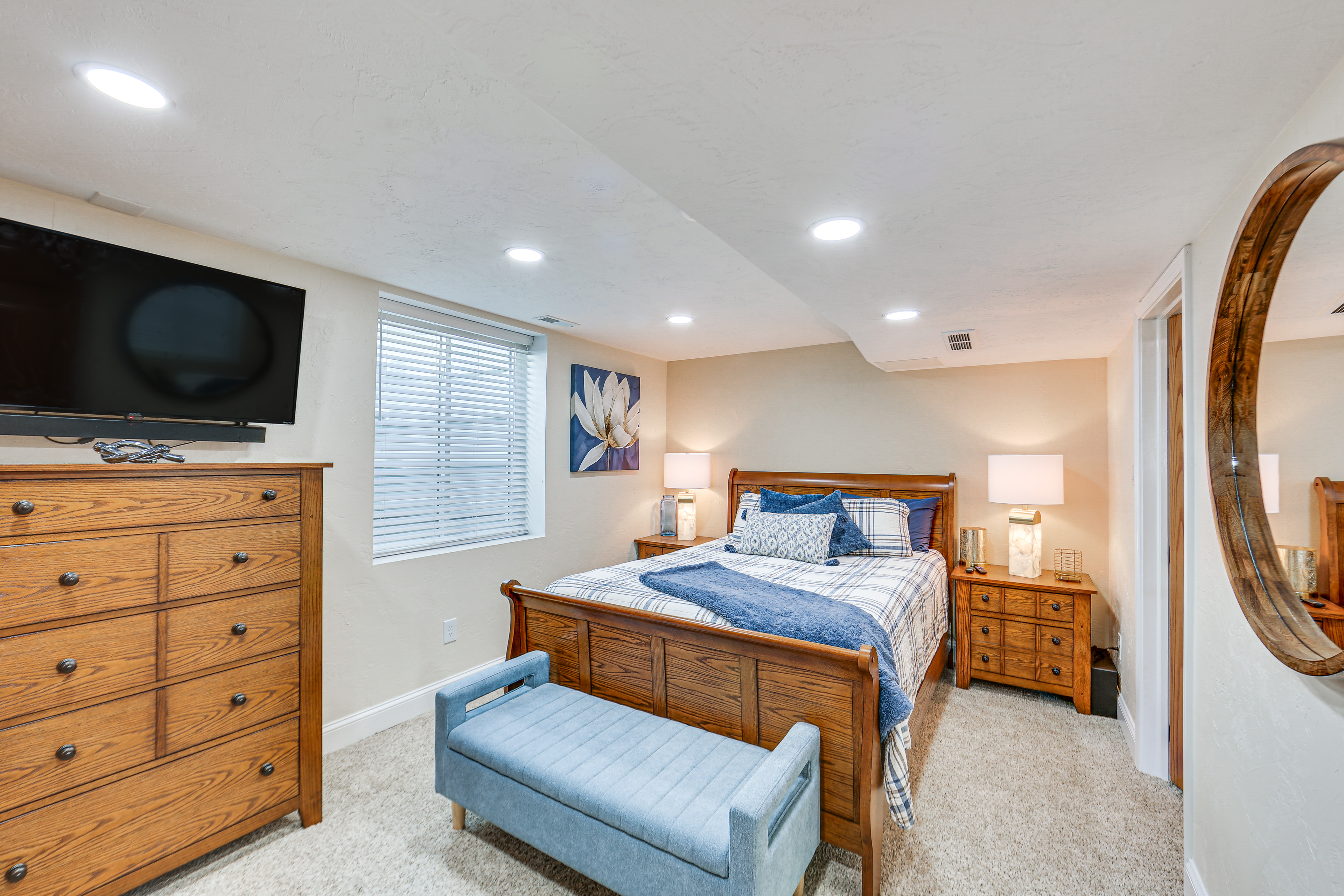 20 Mi to Pittsburgh: Natrona Heights Apt