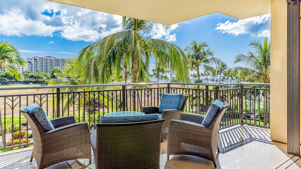 The lanai with panoramic views.