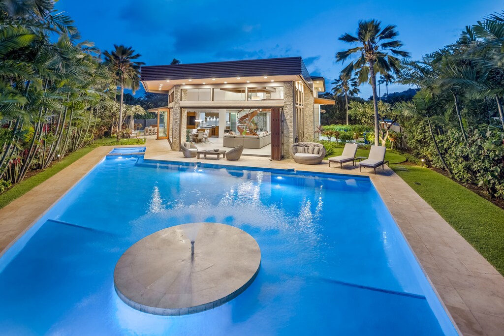 Relax by the pool and soak in the breathtaking views of Kahala Grand Splendor.