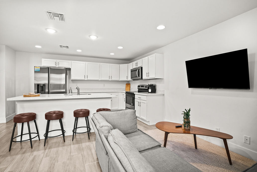 Chic  & Central 3BR | Mins to Downtown