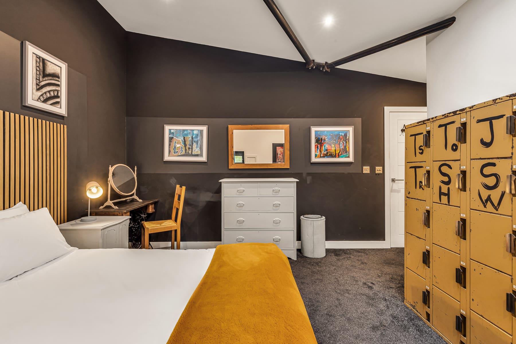 Dragons Barn with Hot Tub