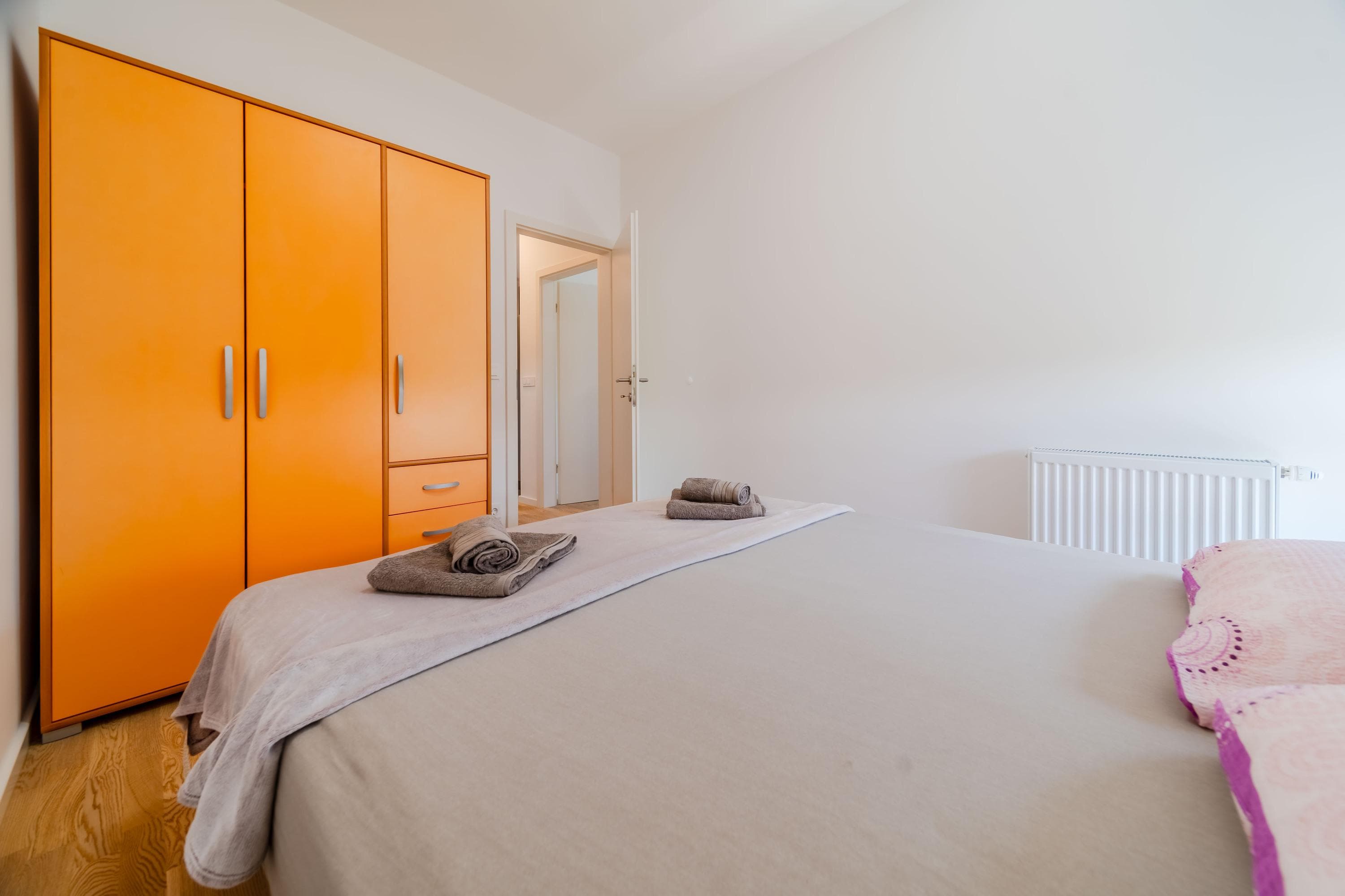 Modern Apartment With Balcony And Garage Modern Apartment With Balcony And Garage