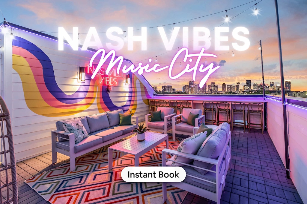 Experience Nashville's vibrant energy from this stylish rooftop deck with skyline views. Perfect for large groups, bachelorette parties, or corporate retreats—enjoy nightlife, unwind in luxury, and make unforgettable memories downtown!