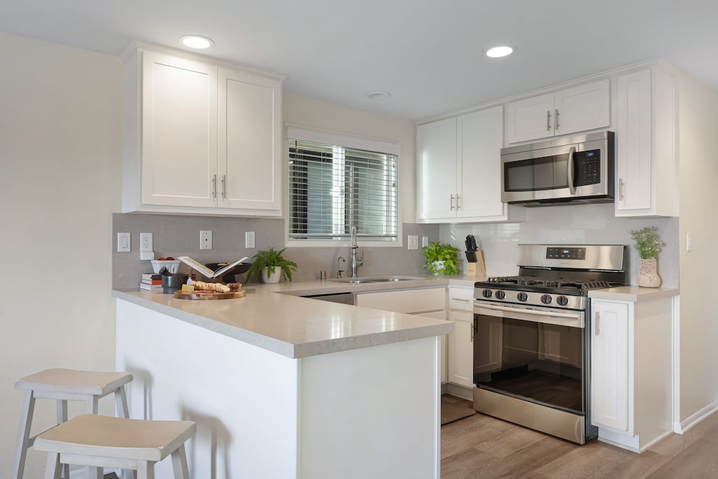 Fully equipped kitchen.