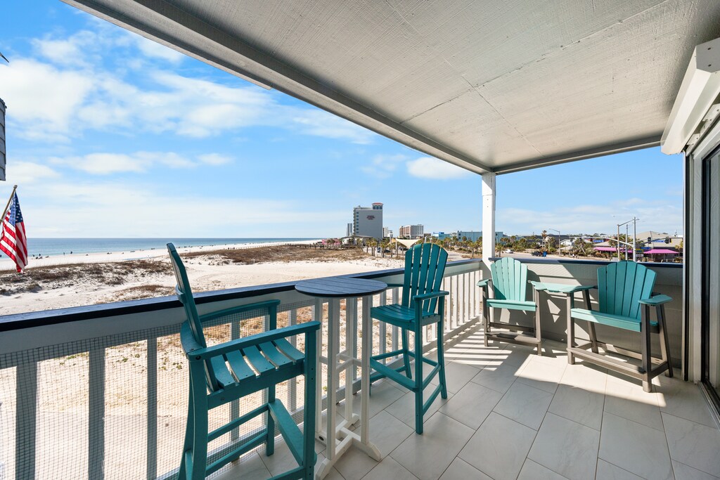 Covered Porch (Gulf View) Hangout/Gulf Place Adjacent