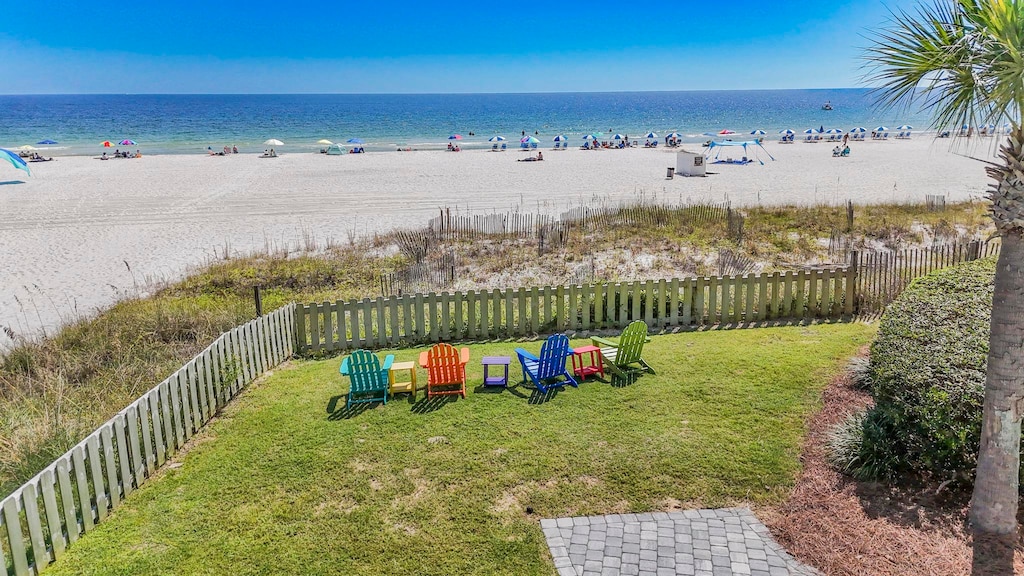 Yard area - perfect for watching the waves