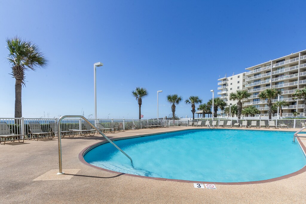 Tradewinds outdoor pool