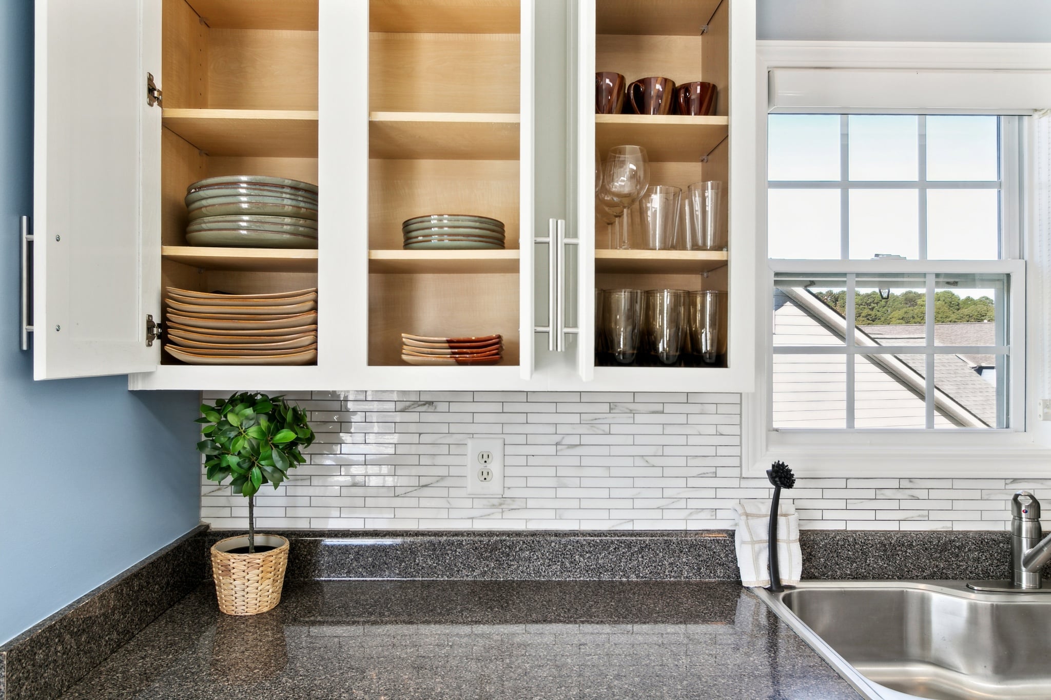 Modern 6BR Haven w/ Playroom, Gym & Deck!