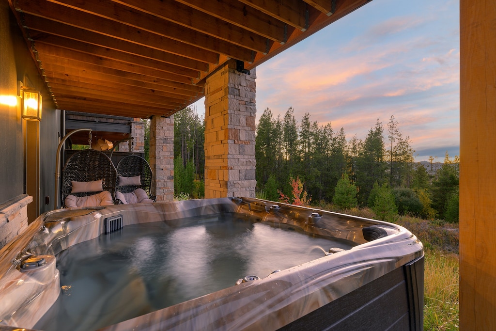 Private Hot Tub with Gorgeous Views