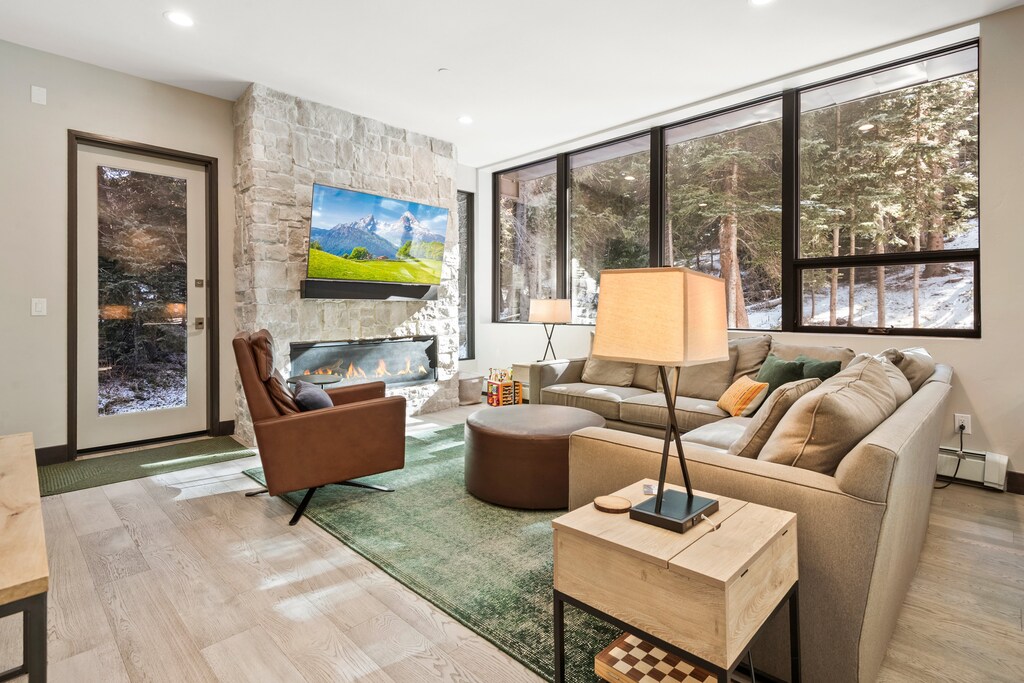 Fantastic open floor plan with amazing views