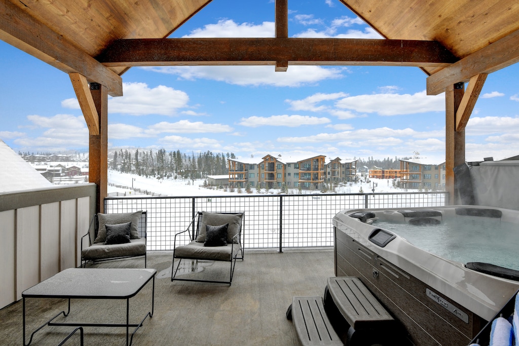 Beautiful Patio With Epic Views