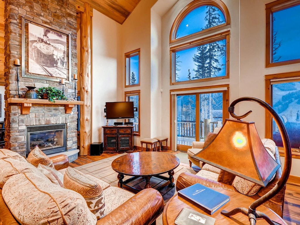 Beautiful 2 story main living area with amazing views