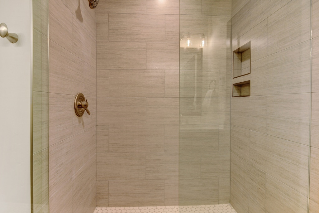 Master Bathroom Walk-in Shower