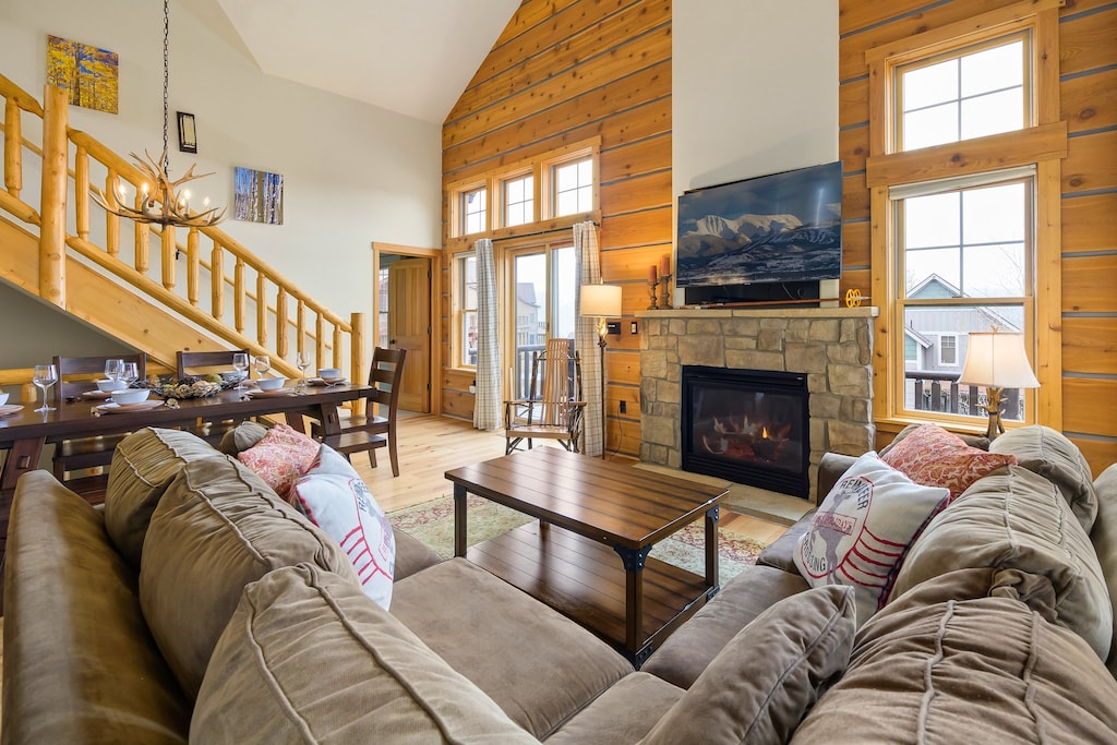 Spacious Living Room