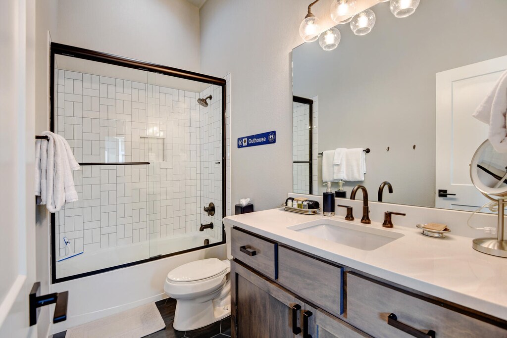 Upper Level Bathroom