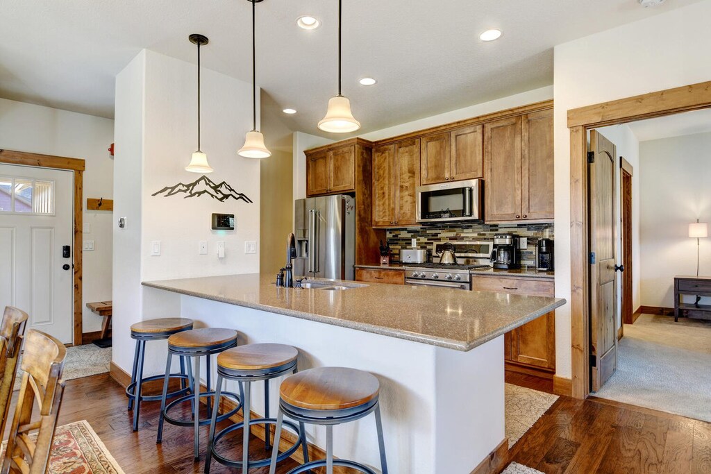 Island Bar Seating for 4