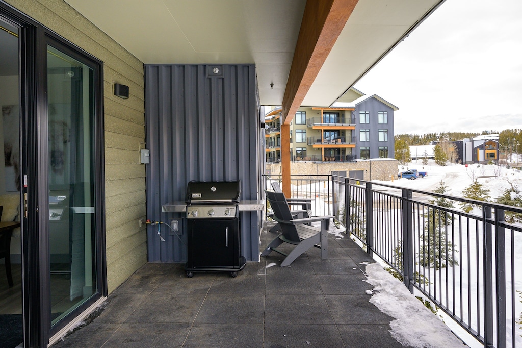 Patio with BBQ Grill