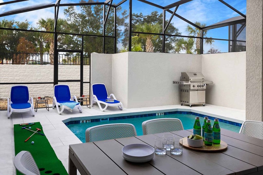 Private Pool & Patio