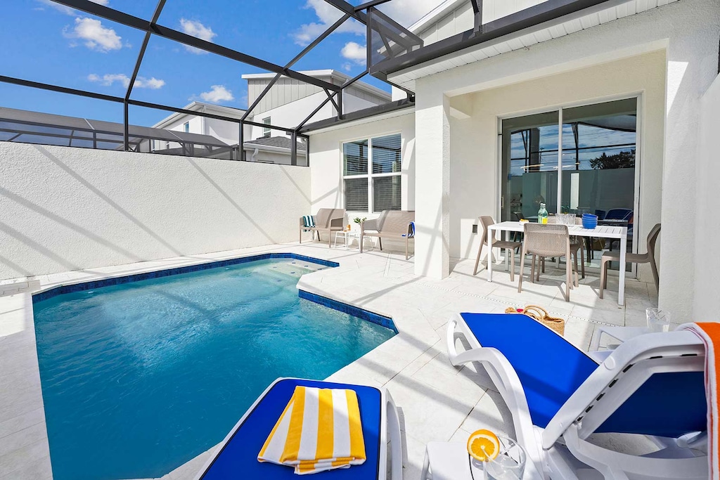 Private Pool & Patio