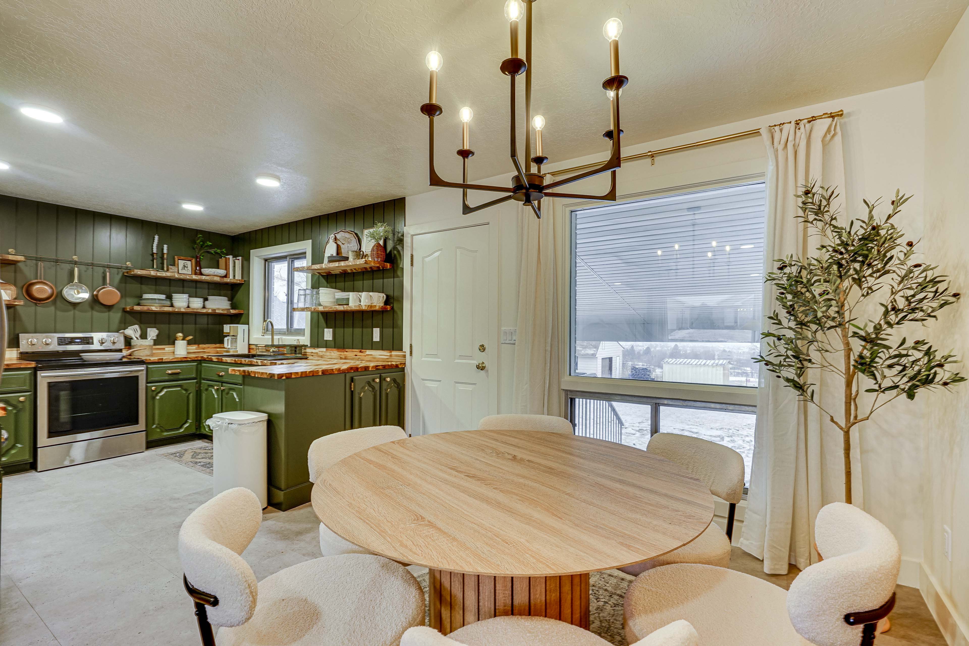 10 Mi to Nordic Valley: Ogden Escape w/ Patio