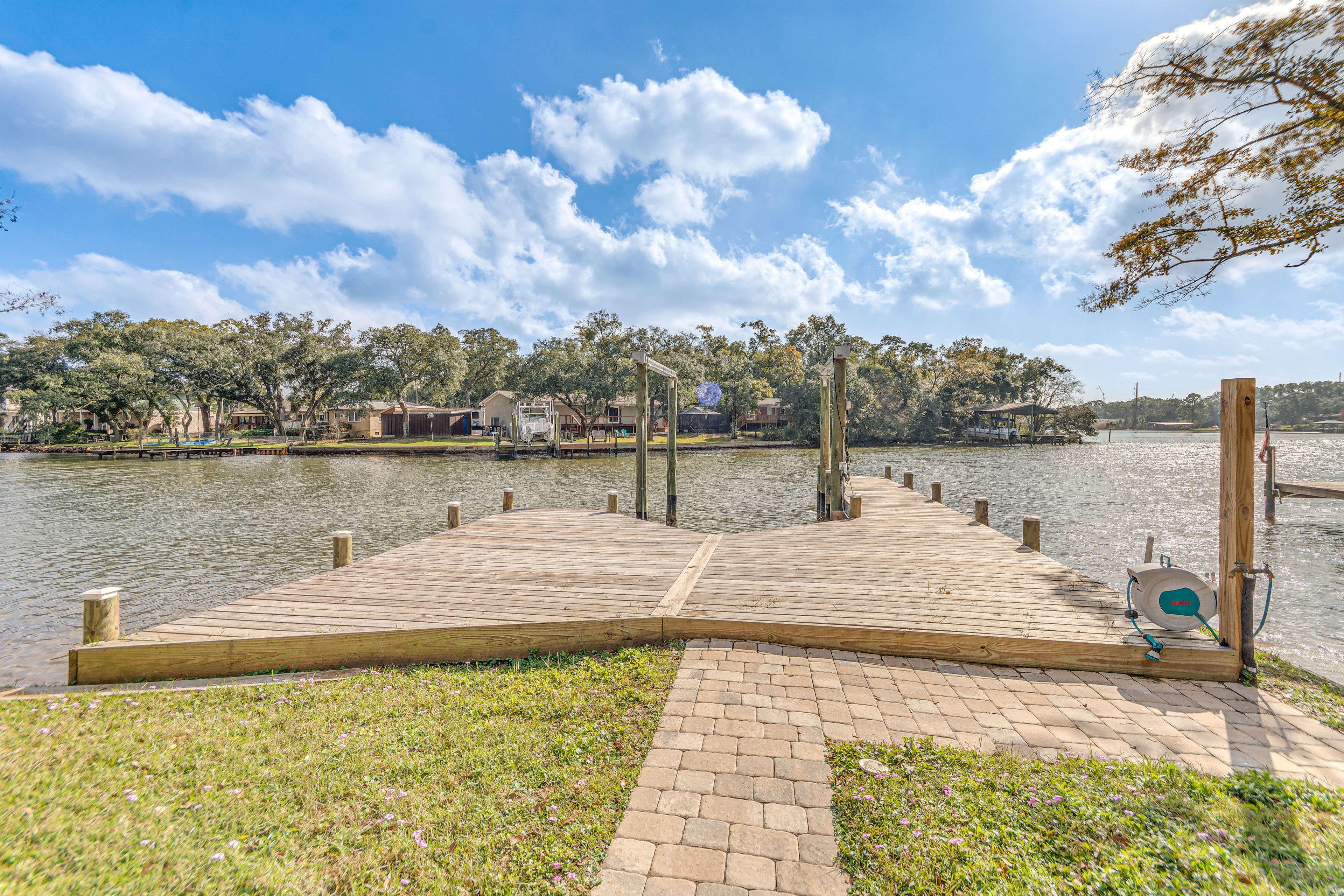Waterfront Retreat w/ Outdoor Oasis in Pensacola