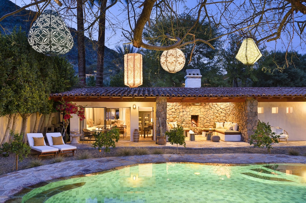 Elegant lighting sets the mood