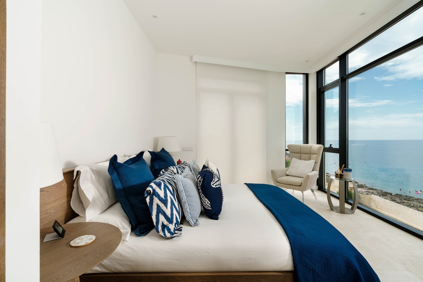 Villa Diamante - Luxury seafront villa with pool