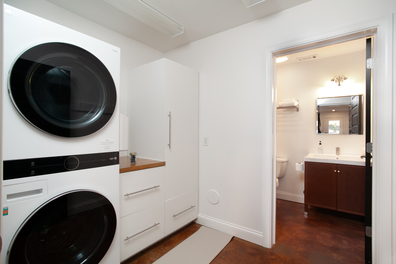 Knoxville Charm Cottage: 5.2 miles to Market Square