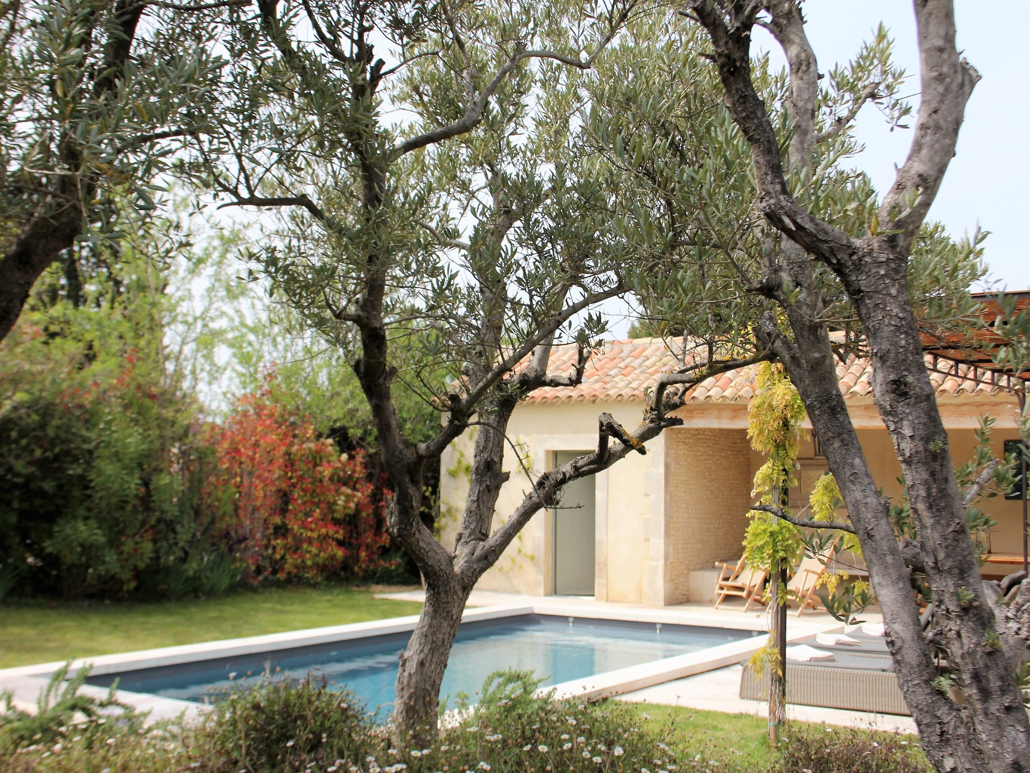 Grandeur Villa in Eygalières with Pool