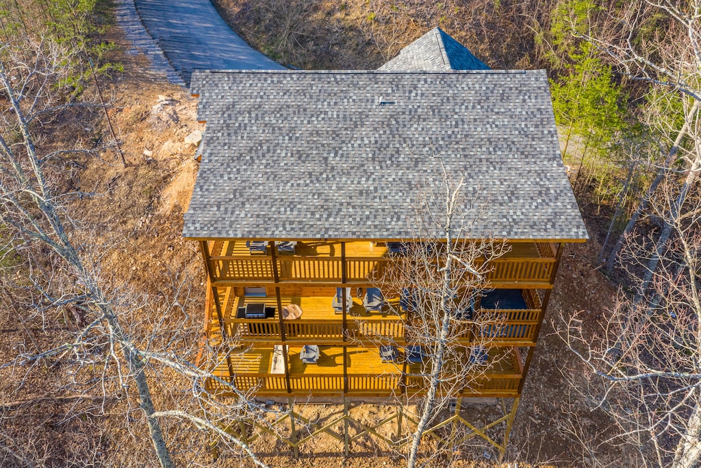 Everly's Splash, a 4 bedroom cabin rental located in Pigeon Forge