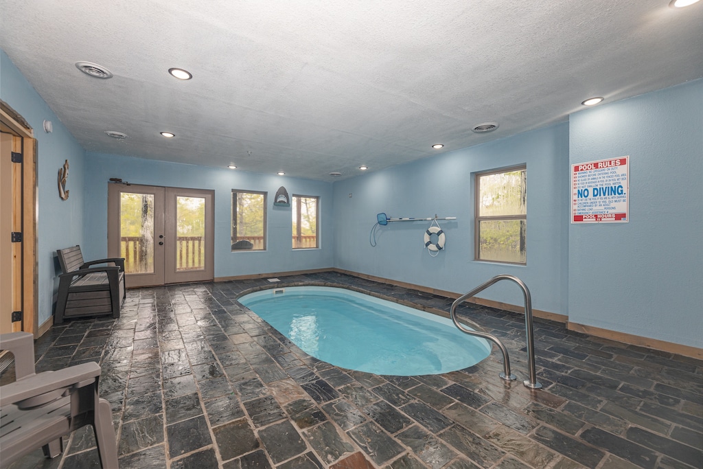 Pool at Everly's Splash, a 4 bedroom cabin rental located in Pigeon Forge