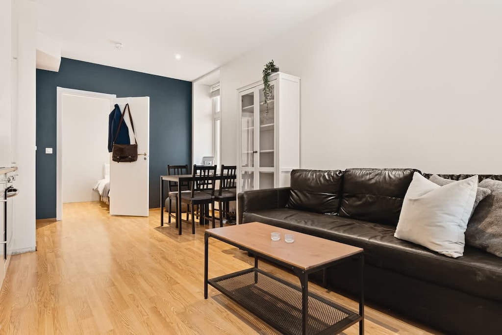 Plenty of space for you and your loved ones ♥︎

Please let us know how we can make your Airbnb experience even better!