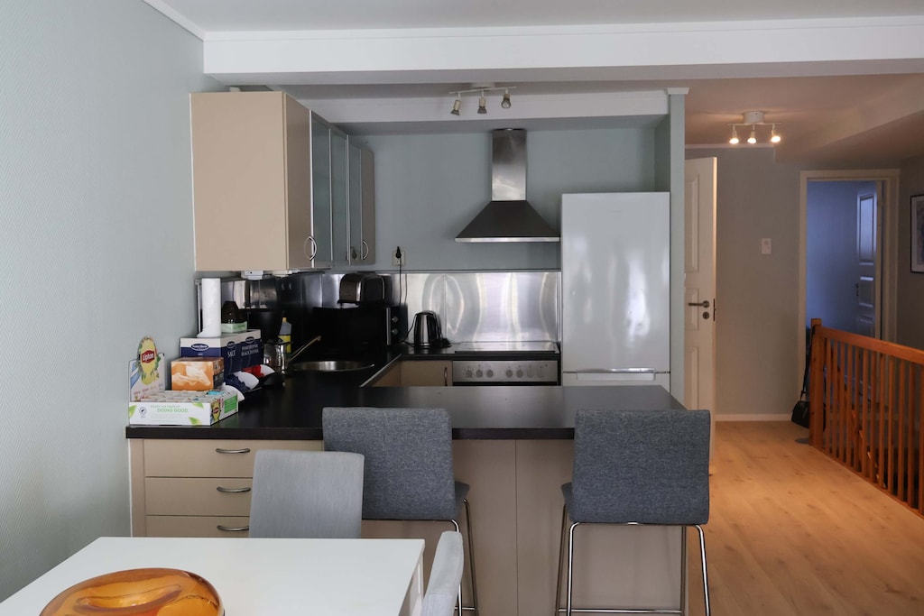 Bright and airy kitchen space, ideal for a cozy and comfortable stay.