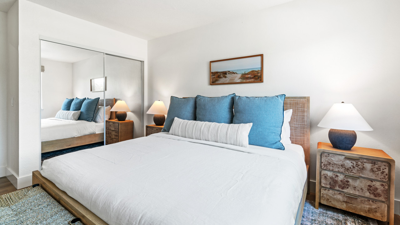 Upscale 3 BD + Bonus, Pool, Spa, Minutes to Plaza