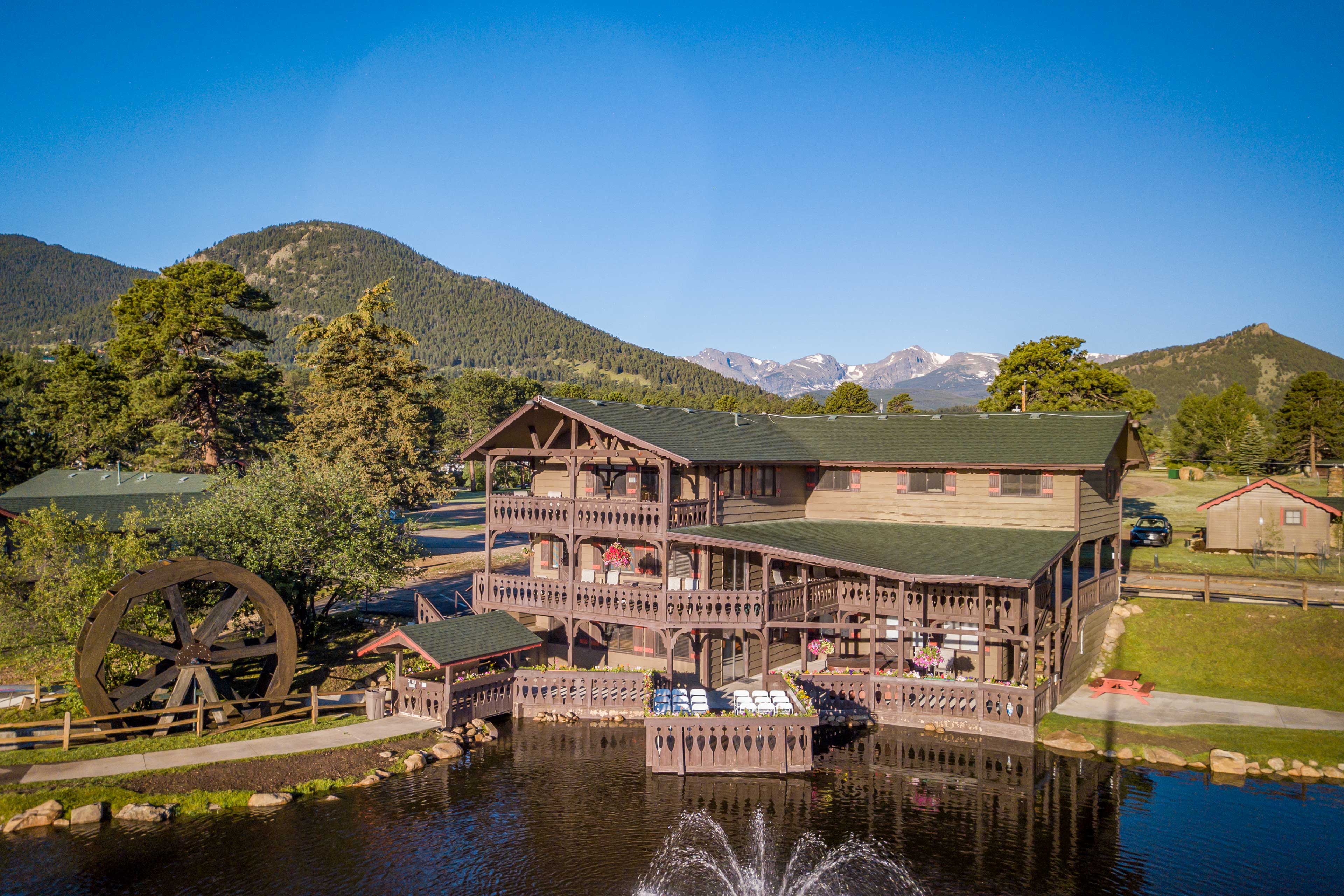 3 Mi to Rocky Mtn National Park: Estes Park Cabin!
