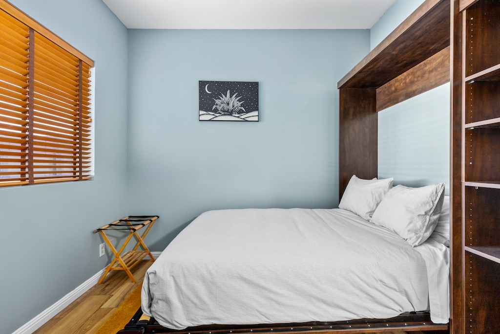 Bonus Office / Murphy Bed Room