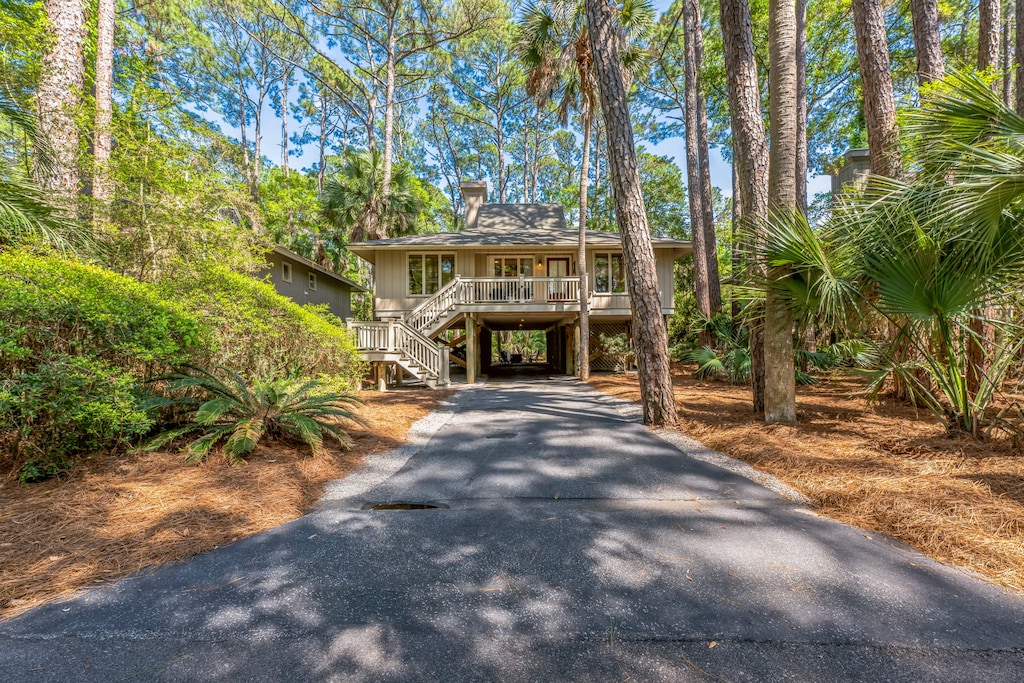 Front of cottage from road