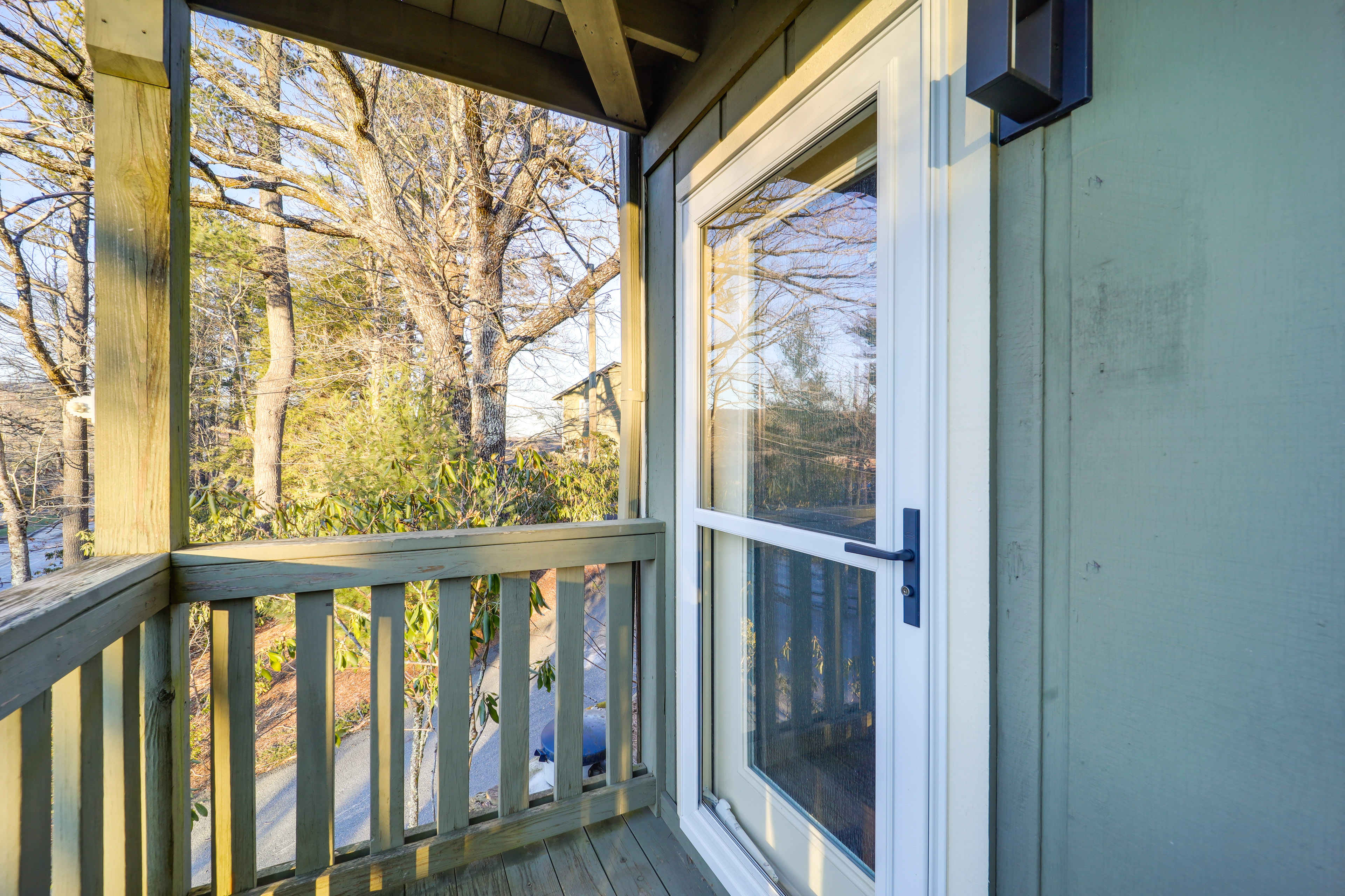 Steps to Dtwn & Fabulous Restaurants: Chic Condo