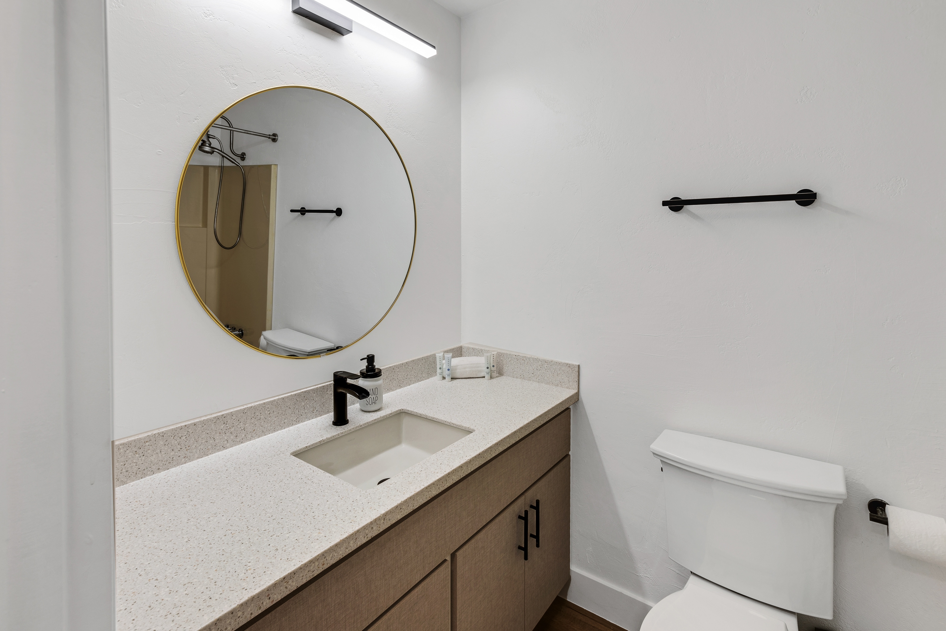 The Cottages: Beautiful Ski-in/Ski-out Condo Located On The Eagle Point Resort!