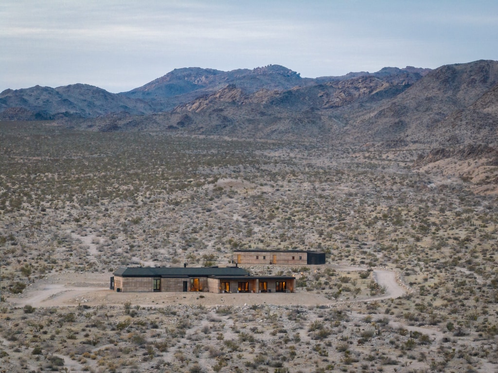 Two Structures / 5 Bedrooms