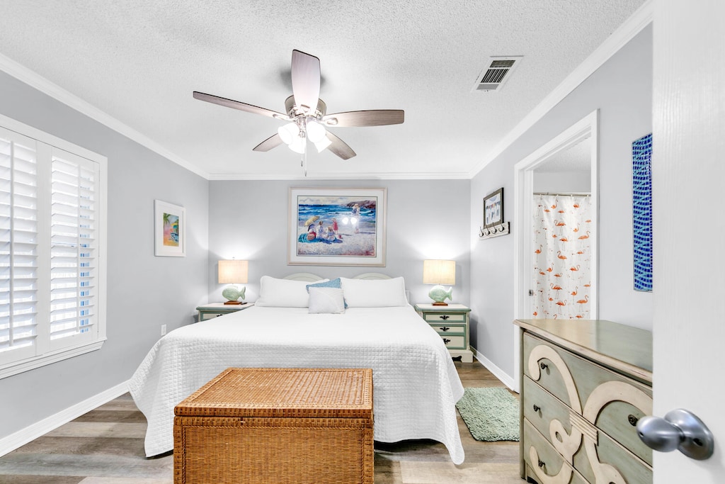 Guest bedroom