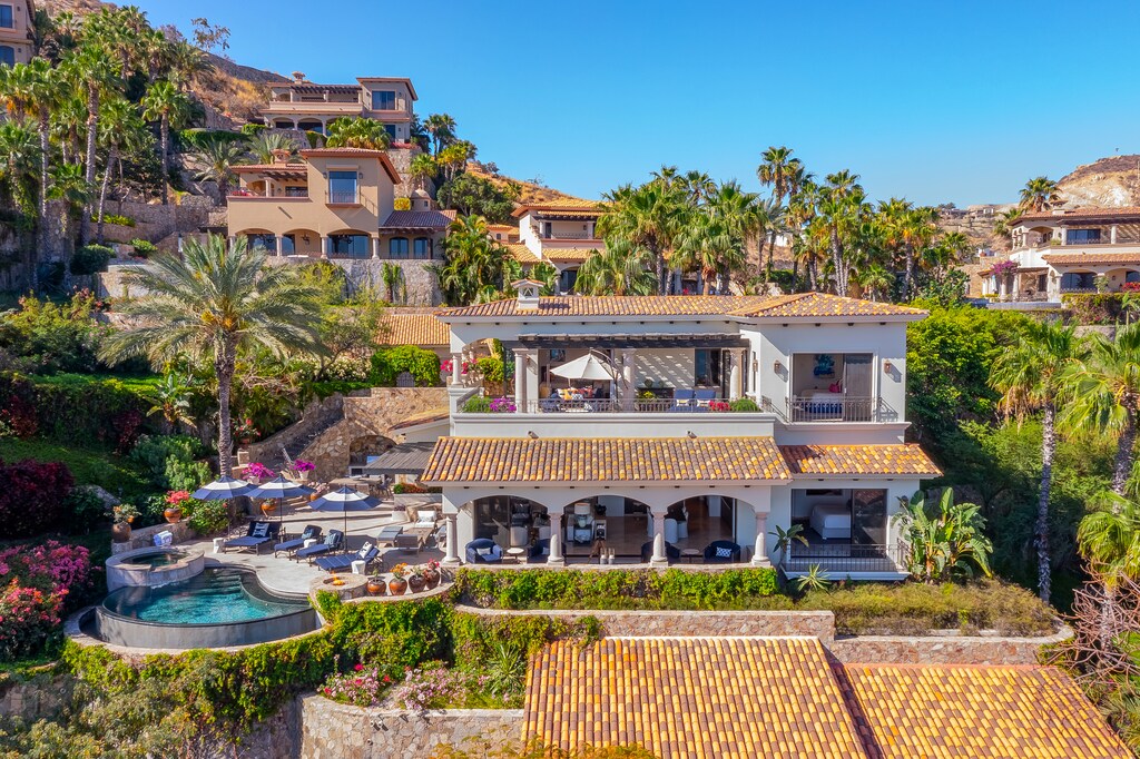 Bella 4 - Outside view