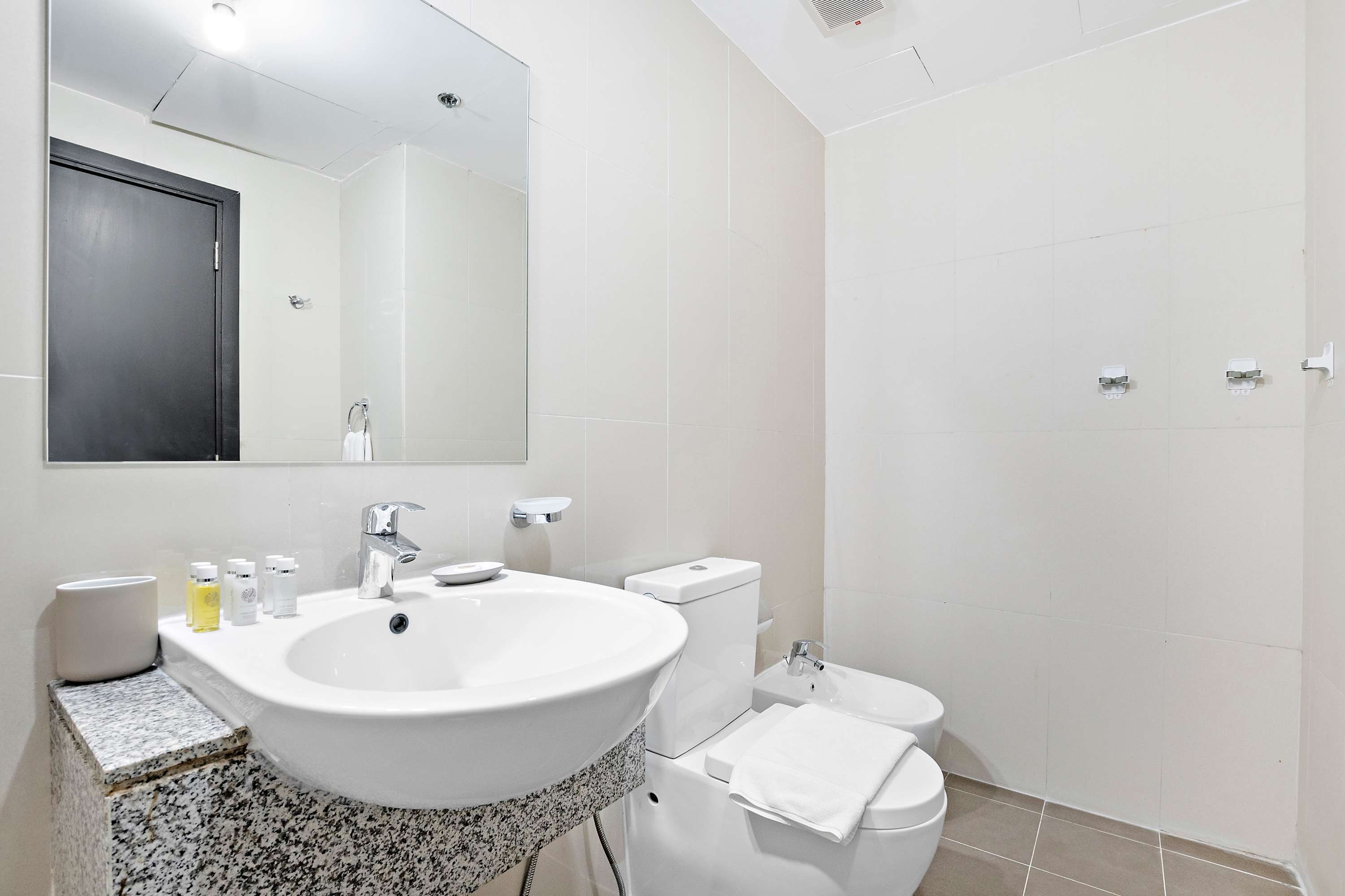 Silkhaus Big 1BDR | by Al Fay Park | Horizon Tower Silkhaus Big 1BDR | by Al Fay Park | Horizon Tower