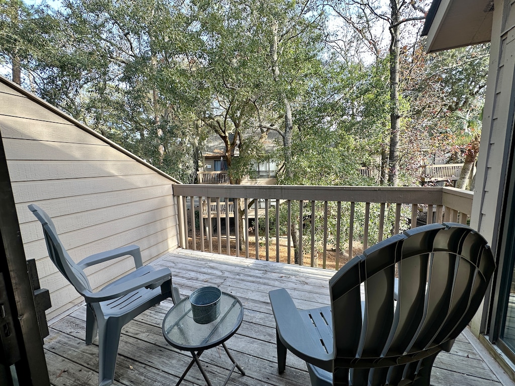 Shared Balcony with Living Area and Double Queen Suite