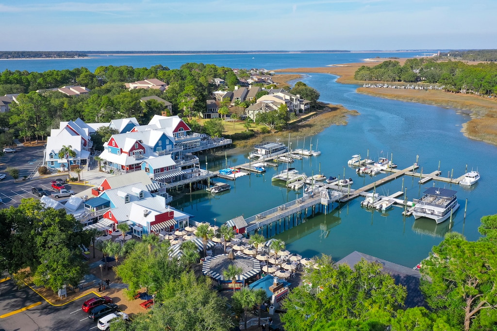 Short Walk to South Beach Marina (Home of The Salty Dog)!