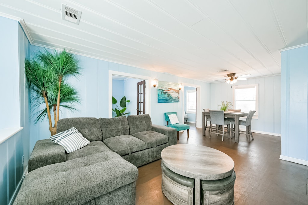 Escape to paradise, just 2 blocks away! 🌴☀️