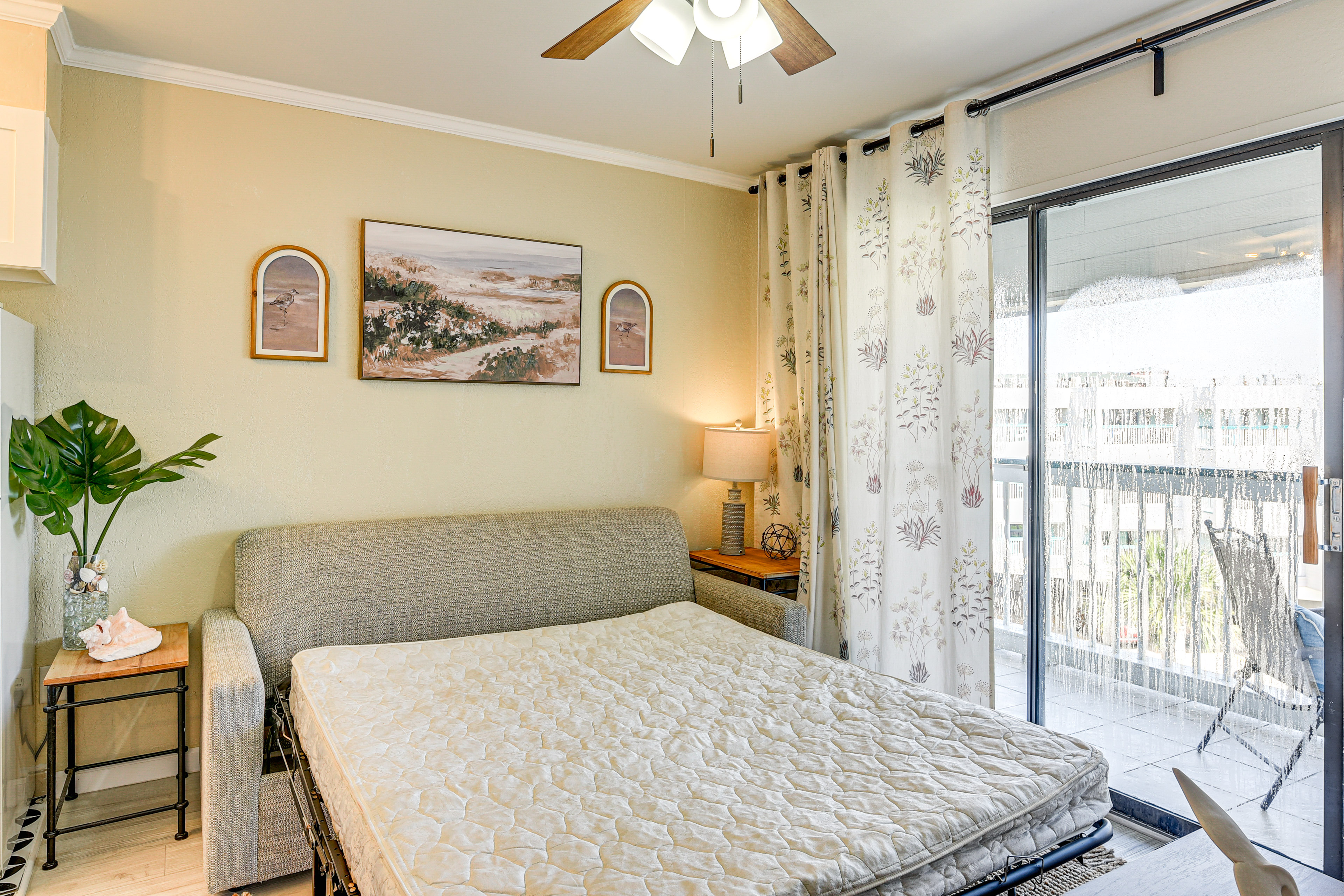 Walk to Galveston Beach: Condo w/ Ocean Views!