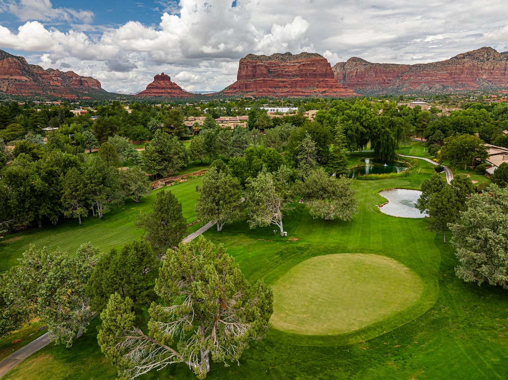 Located in in the Canyon Mesa Golf Community